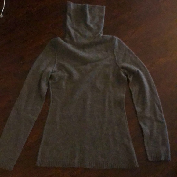 Aqua Cashmere Turtleneck Sweater- size small - Picture 1 of 3